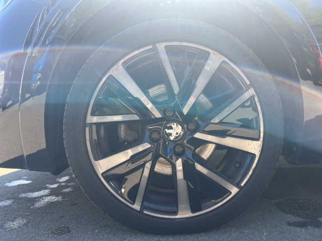 Fahrzeugabbildung Peugeot 208 GT Panorama Navi LED ACC Klimaautom Fahrerprofil DAB Ambientebeleuchtung SHZ Parklenkass.