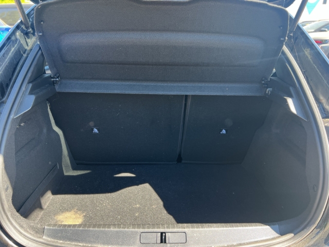 Fahrzeugabbildung Peugeot 208 GT Panorama Navi LED ACC Klimaautom Fahrerprofil DAB Ambientebeleuchtung SHZ Parklenkass.
