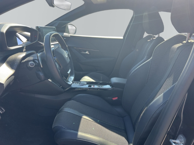 Fahrzeugabbildung Peugeot 208 GT Panorama Navi LED ACC Klimaautom Fahrerprofil DAB Ambientebeleuchtung SHZ Parklenkass.