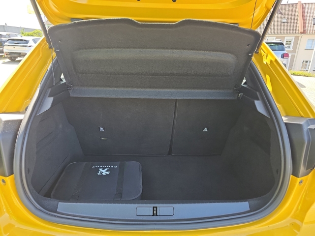 Fahrzeugabbildung Peugeot e-208 Allure Pack Elektromotor 136PS (100KW)