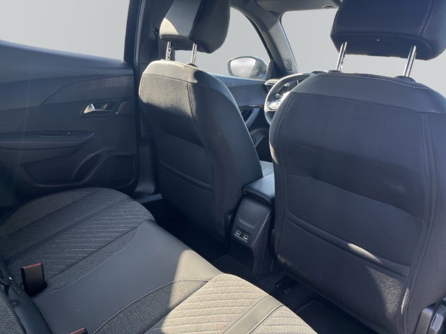 Fahrzeugabbildung Peugeot 2008 Allure LED Apple CarPlay Android Auto Klimaautom Musikstreaming DAB SHZ Spurhalteass.