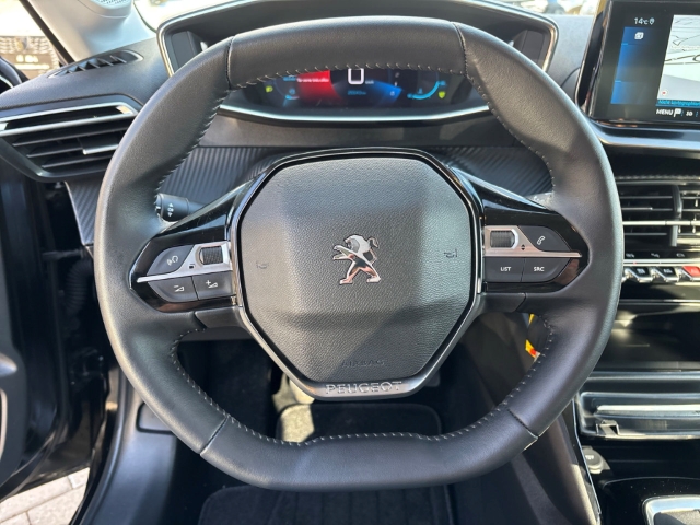 Fahrzeugabbildung Peugeot 208 Allure Pack Navi LED Klimaautom Fahrerprofil DAB SHZ Spurhalteass. Verkehrszeichenerk.