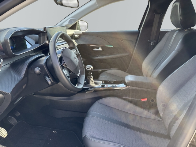 Fahrzeugabbildung Peugeot 208 Allure Pack Navi LED Klimaautom Fahrerprofil DAB SHZ Spurhalteass. Verkehrszeichenerk.