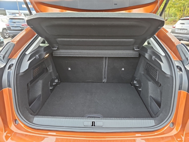 Fahrzeugabbildung Citroen e-C4 Feel Pack Elektromotor HUD Navi LED Apple CarPlay Android Auto Mehrzonenklima