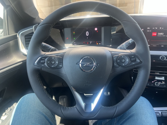 Fahrzeugabbildung Opel Mokka GS Line Digitales Cockpit LED ACC Apple CarPlay Android Auto Klimaautom Musikstreaming