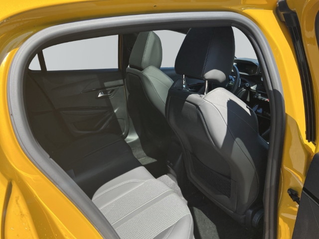 Fahrzeugabbildung Peugeot 208 GT Panorama Navi LED ACC Klimaautom Fahrerprofil DAB Ambientebeleuchtung SHZ Parklenkass.