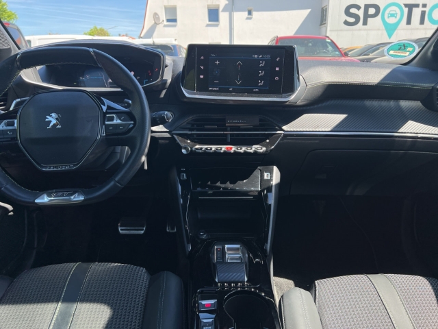 Fahrzeugabbildung Peugeot 208 GT Panorama Navi LED ACC Klimaautom Fahrerprofil DAB Ambientebeleuchtung SHZ Parklenkass.