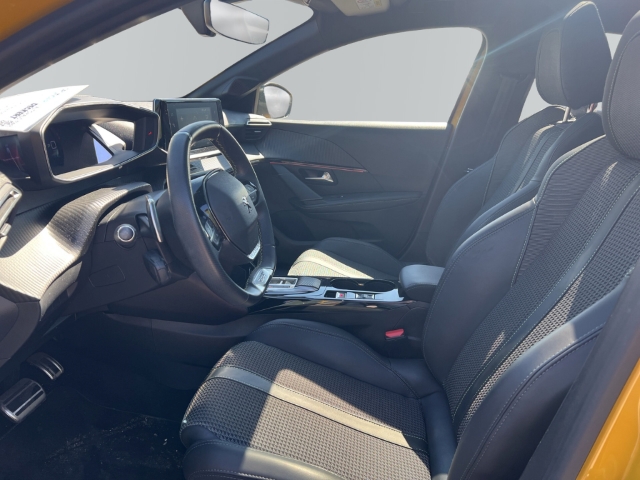 Fahrzeugabbildung Peugeot 208 GT Panorama Navi LED ACC Klimaautom Fahrerprofil DAB Ambientebeleuchtung SHZ Parklenkass.