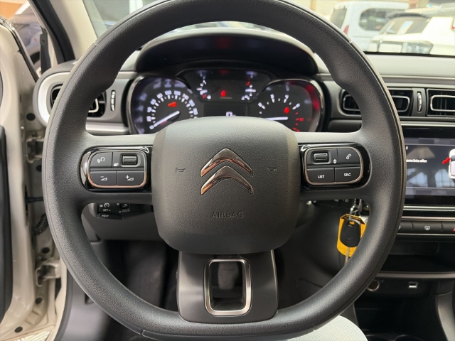 Fahrzeugabbildung Citroen C3 C-Series Navi LED DAB Spurhalteass. Verkehrszeichenerk. Notbremsass. Temp Tel.-Vorb. - mit KI generiert/bearbeitet