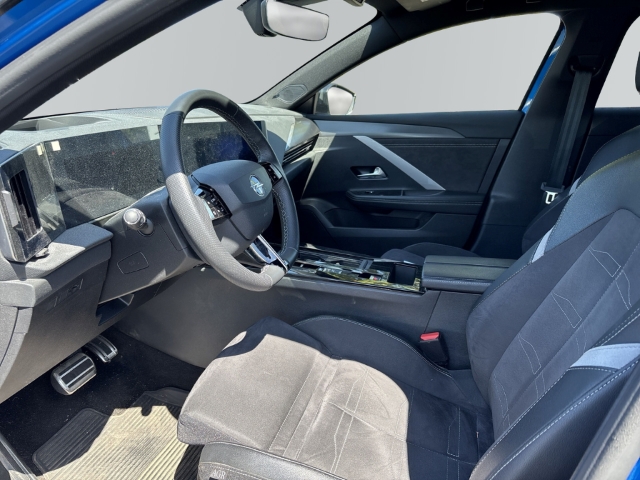 Fahrzeugabbildung Opel Astra L Ultimate HUD Navi Digitales Cockpit Soundsystem 360 Kamera LED Blendfreies Fernl.