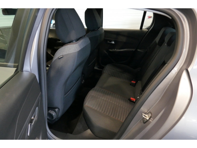 Fahrzeugabbildung Peugeot e-208 Active Pack Elektro LED Apple CarPlay Android Auto Musikstreaming DAB Spurhalteass.