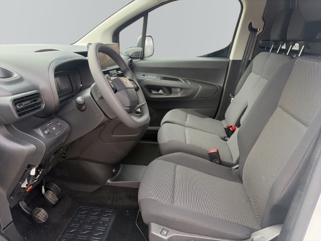 Fahrzeugabbildung Opel Combo Cargo M, AHK-Vorrüstung, Holzboden, FlexCargo, Kamera - mit KI generiert/bearbeitet