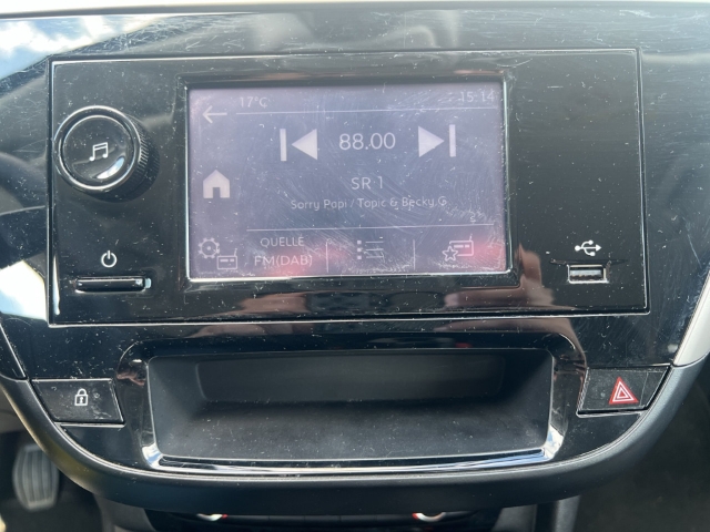 Fahrzeugabbildung Opel Corsa F Basis Apple CarPlay Android Auto Musikstreaming DAB Spurhalteass. Verkehrszeichenerk.