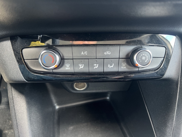 Fahrzeugabbildung Opel Corsa F Basis Apple CarPlay Android Auto Musikstreaming DAB Spurhalteass. Verkehrszeichenerk.