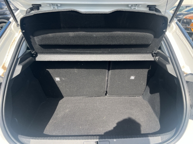 Fahrzeugabbildung Opel Corsa F Basis Apple CarPlay Android Auto Musikstreaming DAB Spurhalteass. Verkehrszeichenerk.