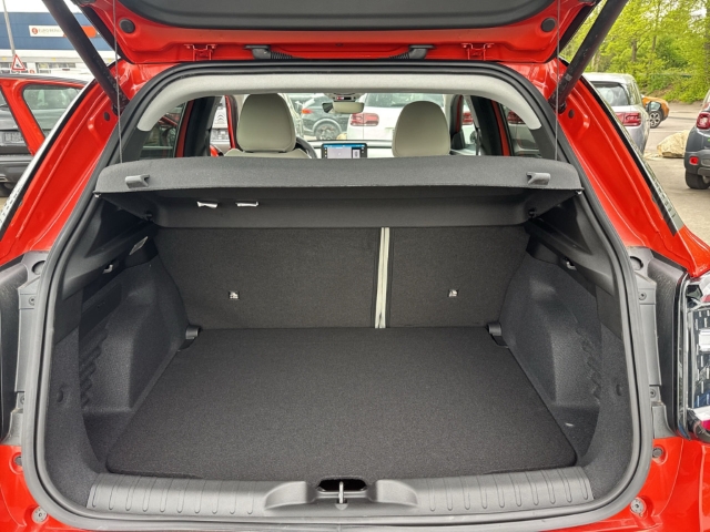 Fahrzeugabbildung Fiat 600 Hybrid La Prima , Leder, Nav, RFK,