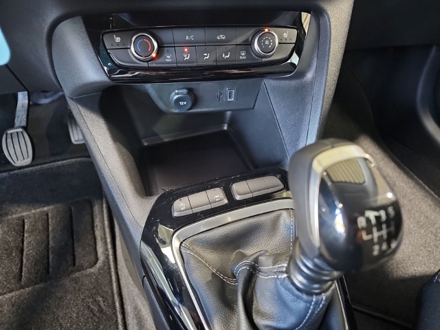 Fahrzeugabbildung Opel Corsa Edition 1.2 Turbo LED Apple CarPlay Android Auto Musikstreaming DAB SHZ LenkradHZG