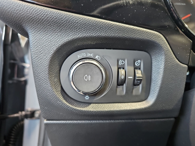 Fahrzeugabbildung Opel Corsa Edition 1.2 Turbo LED Apple CarPlay Android Auto Musikstreaming DAB SHZ LenkradHZG