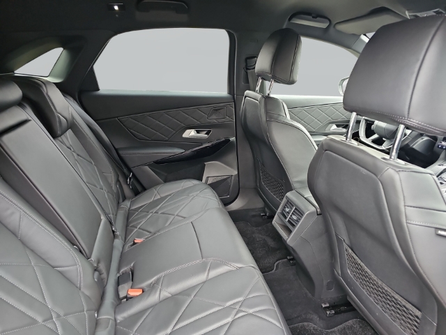 Fahrzeugabbildung DS Automobiles DS7 Crossback E-Tense 4x4 So Chic PHEV Navi LED ACC Apple CarPlay Android Auto