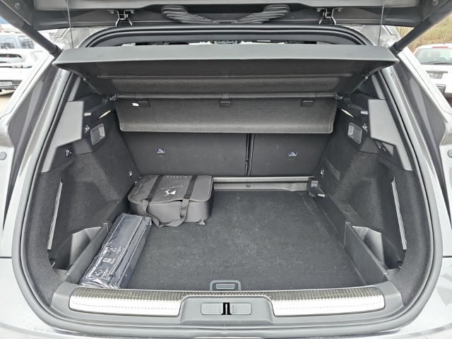 Fahrzeugabbildung DS Automobiles DS7 Crossback E-Tense 4x4 So Chic PHEV Navi LED ACC Apple CarPlay Android Auto