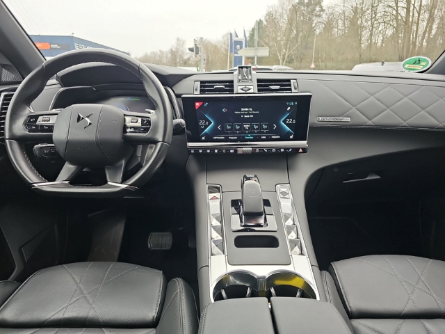 Fahrzeugabbildung DS Automobiles DS7 Crossback E-Tense 4x4 So Chic PHEV Navi LED ACC Apple CarPlay Android Auto
