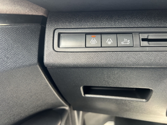 Fahrzeugabbildung Peugeot 3008 GT El. Panodach Navi Leder Digitales Cockpit Memory Sitze Soundsystem Massagesitze