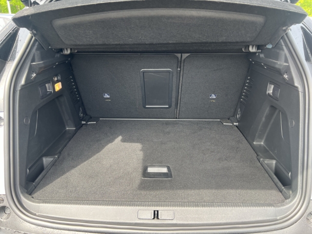 Fahrzeugabbildung Peugeot 3008 GT El. Panodach Navi Leder Digitales Cockpit Memory Sitze Soundsystem Massagesitze
