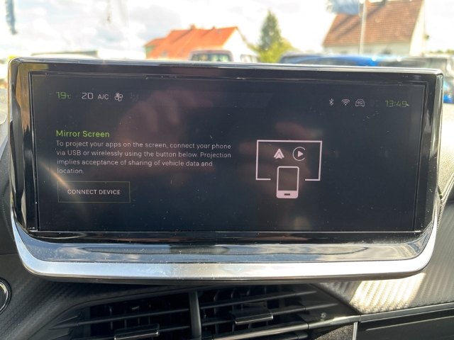 Fahrzeugabbildung Peugeot 2008 GT Navi LED Apple CarPlay Android Auto Klimaautom Fahrerprofil Musikstreaming - mit KI generiert/bearbeitet