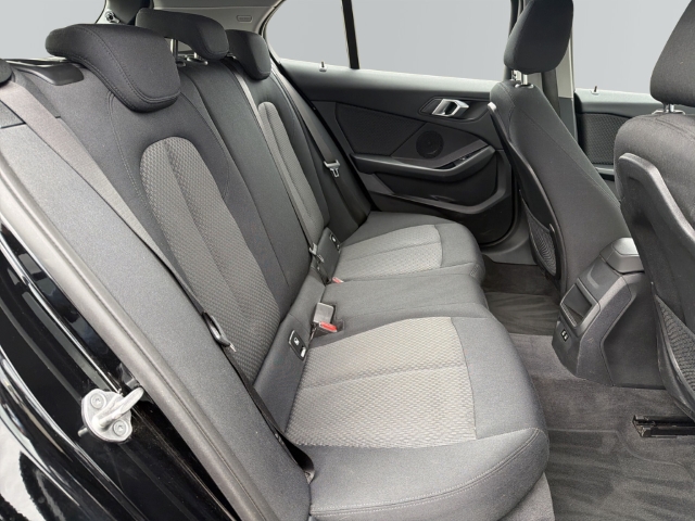 Fahrzeugabbildung BMW 118 i Advantage Navi Digitales Cockpit LED Sperrdiff. Fahrerprofil WLAN Kom-paket