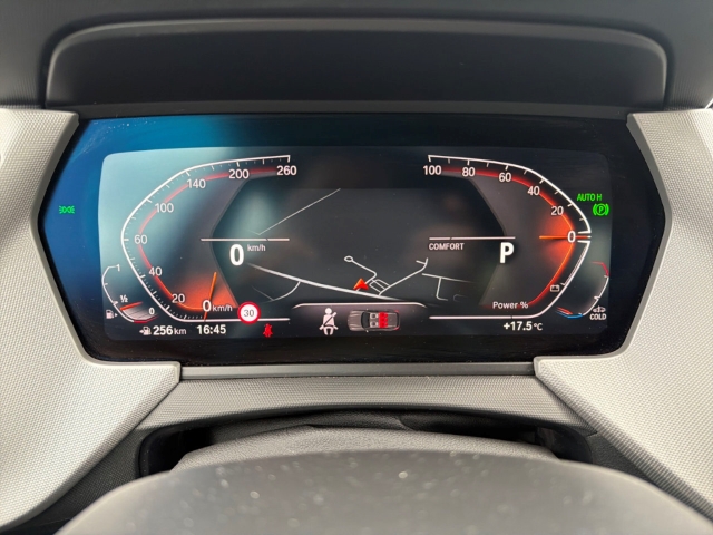 Fahrzeugabbildung BMW 118 i Advantage Navi Digitales Cockpit LED Sperrdiff. Fahrerprofil WLAN Kom-paket
