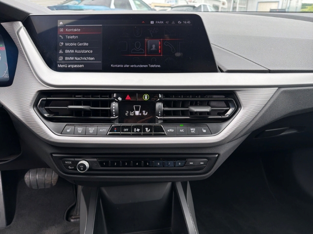 Fahrzeugabbildung BMW 118 i Advantage Navi Digitales Cockpit LED Sperrdiff. Fahrerprofil WLAN Kom-paket