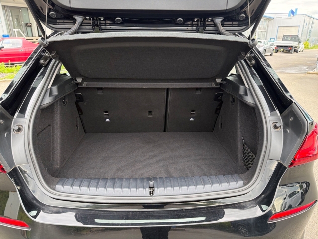 Fahrzeugabbildung BMW 118 i Advantage Navi Digitales Cockpit LED Sperrdiff. Fahrerprofil WLAN Kom-paket