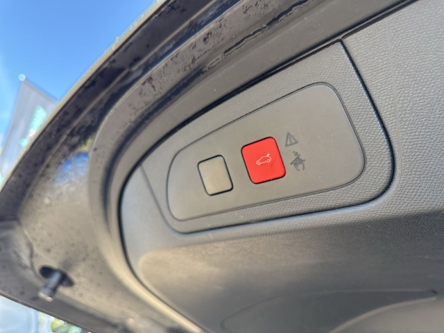 Fahrzeugabbildung DS Automobiles DS7 Opera Panorama Leder Digitales Cockpit Memory Sitze Massagesitze Klimasitze