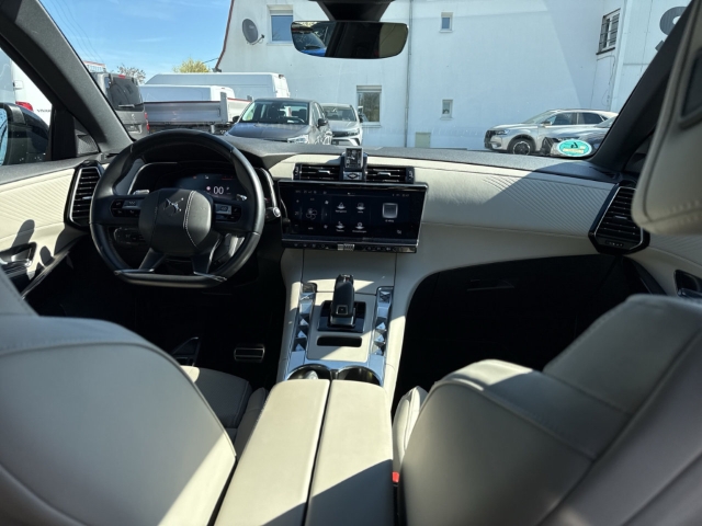 Fahrzeugabbildung DS Automobiles DS7 Opera Panorama Leder Digitales Cockpit Memory Sitze Massagesitze Klimasitze