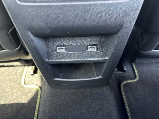 Fahrzeugabbildung Peugeot 308 SW GT El. Panodach Navi Digitales Cockpit Memory Sitze Soundsystem 360 Kamera