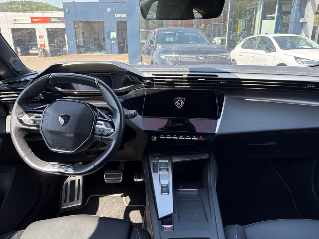 Fahrzeugabbildung Peugeot 308 SW GT El. Panodach Navi Digitales Cockpit Memory Sitze Soundsystem 360 Kamera