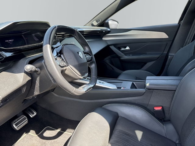 Fahrzeugabbildung Peugeot 308 SW GT El. Panodach Navi Digitales Cockpit Memory Sitze Soundsystem 360 Kamera