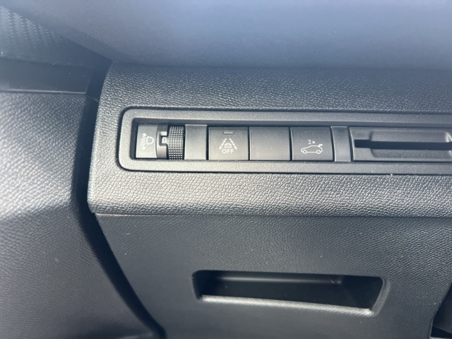 Fahrzeugabbildung Peugeot 3008 Allure Pack Navi Digitales Cockpit LED ACC El. Heckklappe 2-Zonen-Klimaautom - mit KI generiert/bearbeitet