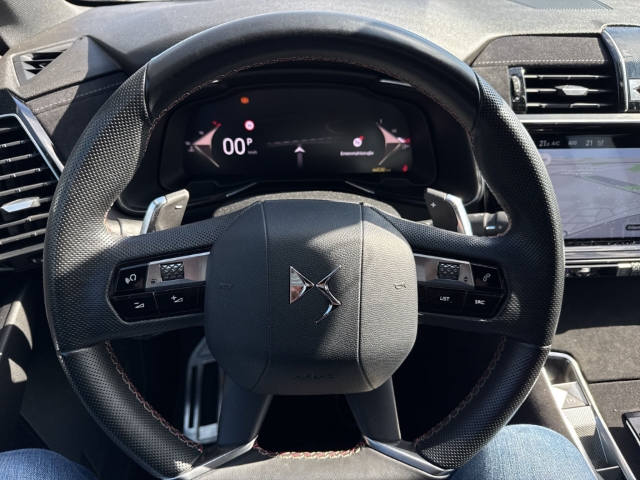 Fahrzeugabbildung DS Automobiles DS7 Performance Line AHK Digitales Cockpit LED Klimaautom Ambientebeleuchtung
