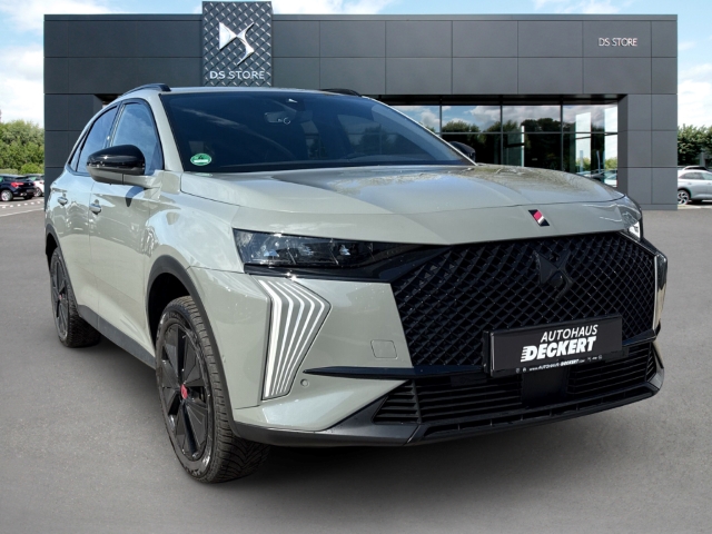 Fahrzeugabbildung DS Automobiles DS7 Performance Line AHK Digitales Cockpit LED Klimaautom Ambientebeleuchtung