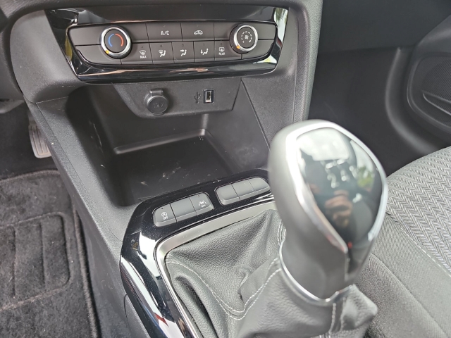 Fahrzeugabbildung Opel Corsa F Edition 1.2 EU6d Navi LED Apple CarPlay Android Auto Musikstreaming DAB Keyless Entry