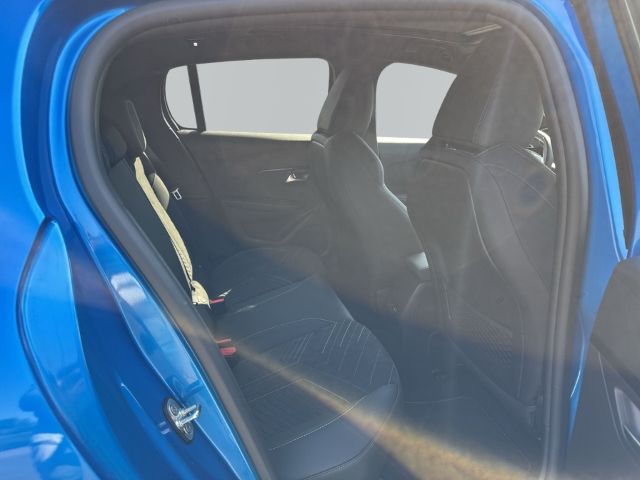 Fahrzeugabbildung Peugeot e-208 e- GT+ Elektromotor 156