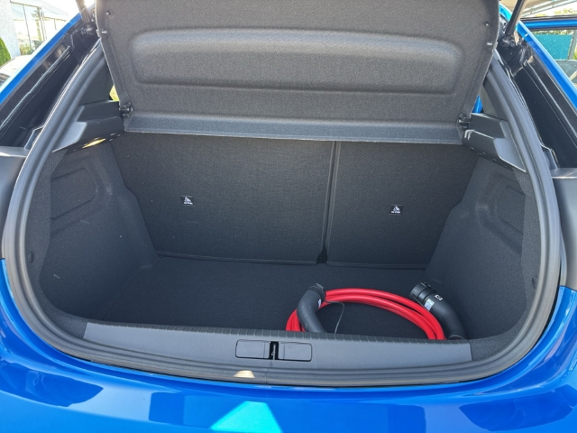 Fahrzeugabbildung Peugeot e-208 e- GT+ Elektromotor 156