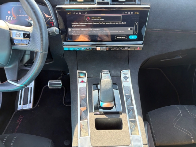 Fahrzeugabbildung DS Automobiles DS7 DS E-Tense 225 kW Performance Line + 4x2 AHK Digitales Cockpit LED Ambientebeleuchtung