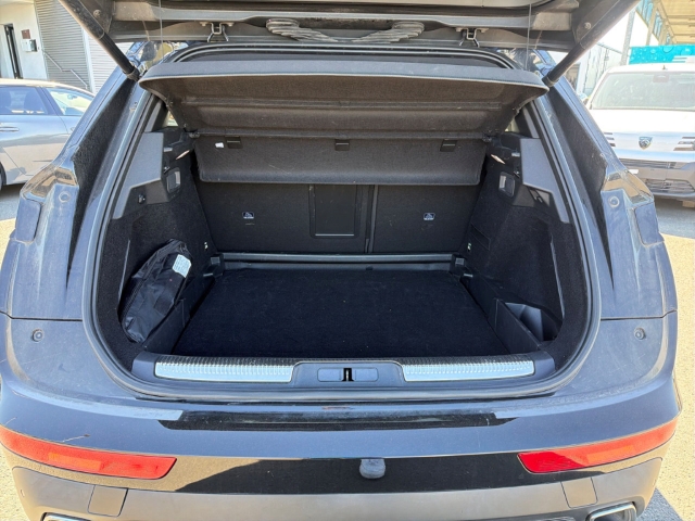Fahrzeugabbildung DS Automobiles DS7 DS E-Tense 225 kW Performance Line + 4x2 AHK Digitales Cockpit LED Ambientebeleuchtung