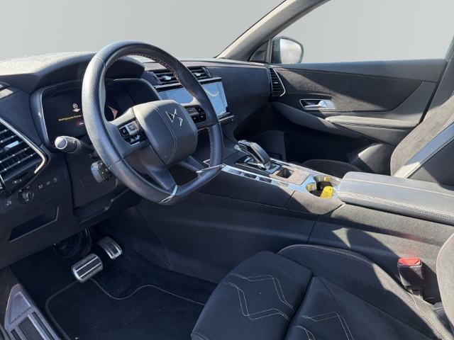 Fahrzeugabbildung DS Automobiles DS7 DS E-Tense 225 kW Performance Line + 4x2 AHK Digitales Cockpit LED Ambientebeleuchtung