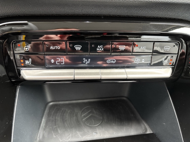 Fahrzeugabbildung Citroen e-C3 MAX Elektro HUD Navi Soundsystem LED Apple CarPlay Android Auto Klimaautom Fahrerprofil - mit KI generiert/bearbeitet