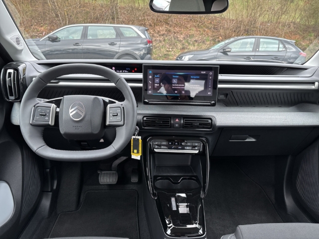 Fahrzeugabbildung Citroen e-C3 MAX Elektro HUD Navi Soundsystem LED Apple CarPlay Android Auto Klimaautom Fahrerprofil - mit KI generiert/bearbeitet