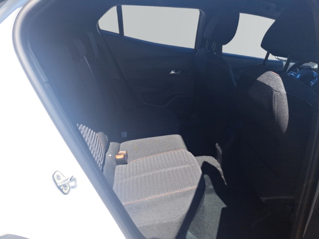 Fahrzeugabbildung Peugeot e-2008 Active Pack Navi LED Klimaautom DAB SHZ Keyless Spurhalteass. Verkehrszeichenerk.