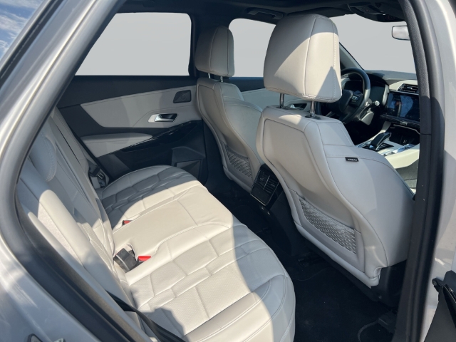 Fahrzeugabbildung DS Automobiles DS7 E-Tense 300 kW Opera 4x4 AD Panorama Leder Digitales Cockpit Memory Sitze